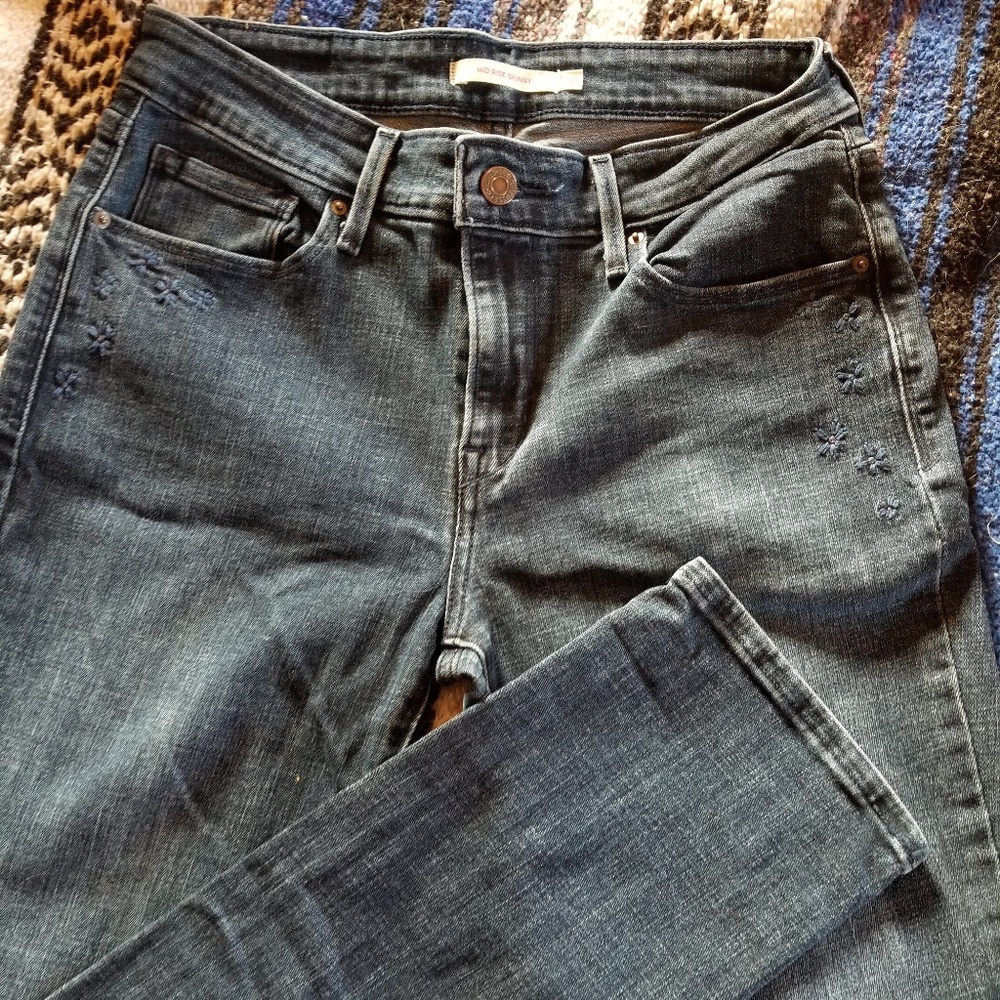 Levi's Embroidered Women's Mid Rise Skinny Jeans 6
